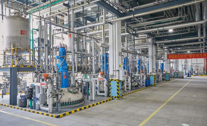 致力于把化学立异手艺带入每小我私家、每个家庭、每个组织，，，，，，，修建绿色品质生涯